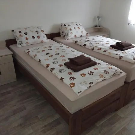Domecek Se Sluncem بيت للعطل *